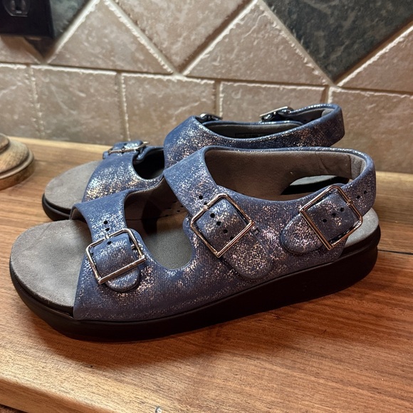 SAS Shimmering Blue Buckle Sandals - 7.5 - Good Condition - Picture 2 of 11